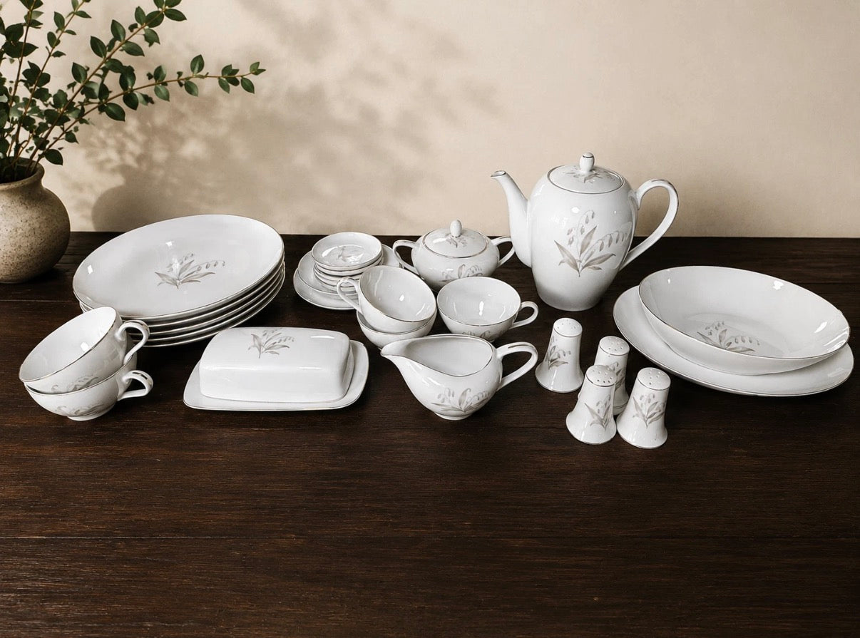 Kaysons Golden Rhapsody 1961 Fine China Replacement Dinnerware Japan